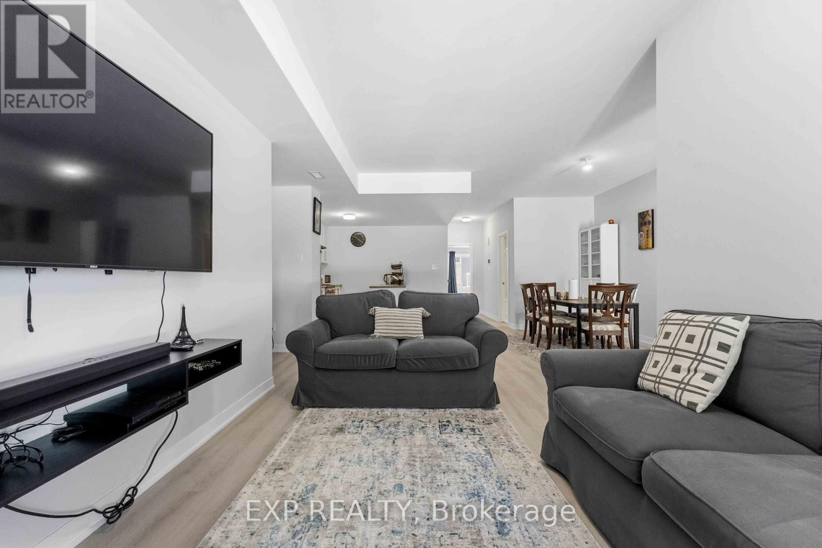 












116 PARNIAN PRIVATE

,
Ottawa,




Ontario
K2J4H7

