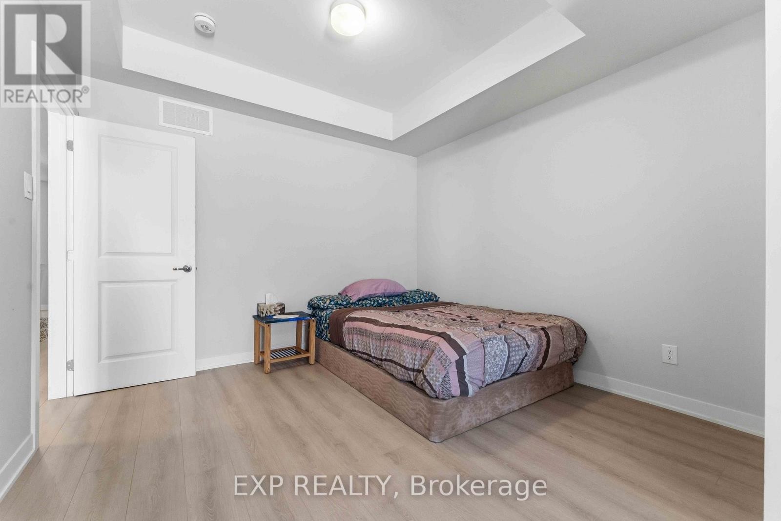 












116 PARNIAN PRIVATE

,
Ottawa,




Ontario
K2J4H7

