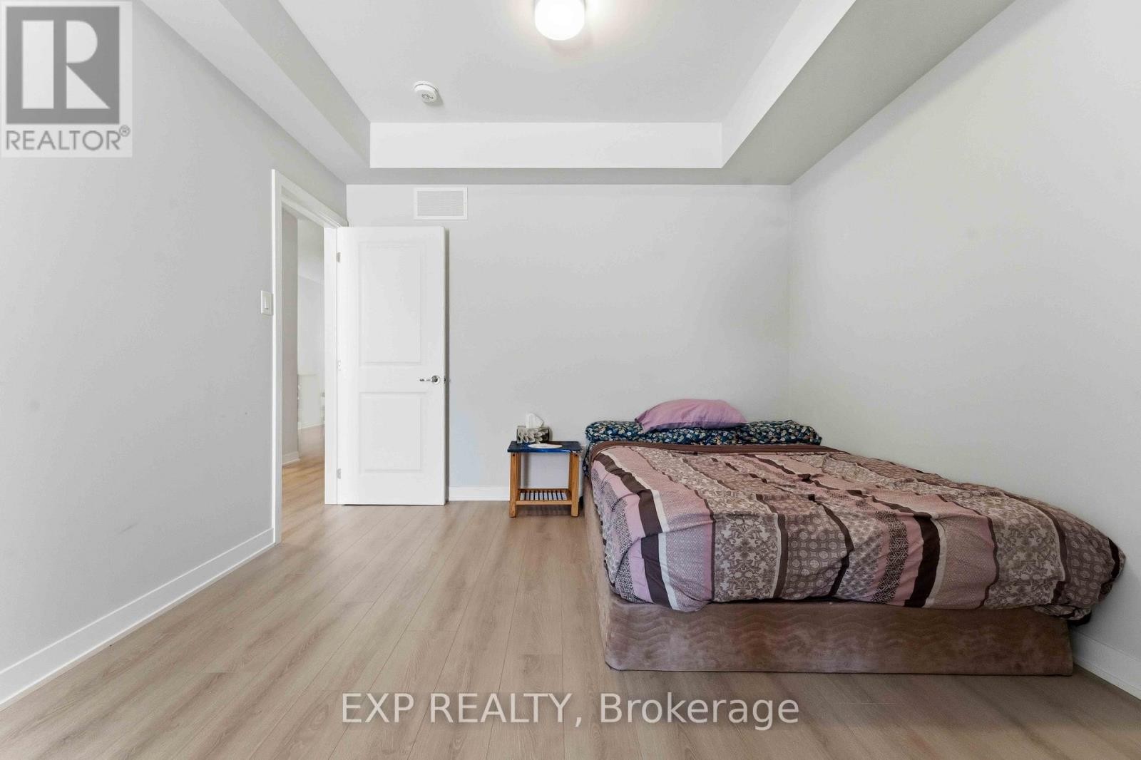 












116 PARNIAN PRIVATE

,
Ottawa,




Ontario
K2J4H7

