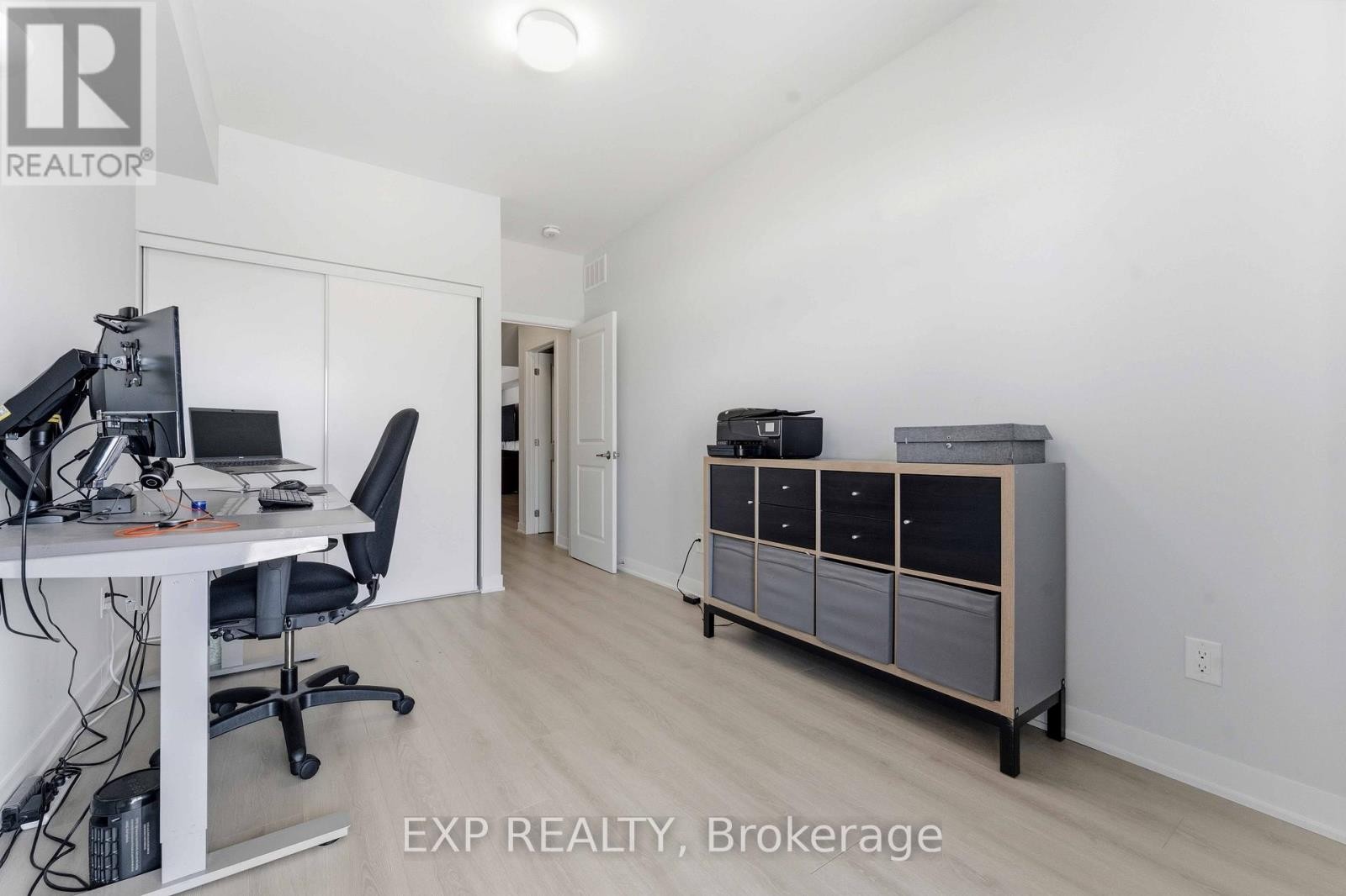 












116 PARNIAN PRIVATE

,
Ottawa,




Ontario
K2J4H7

