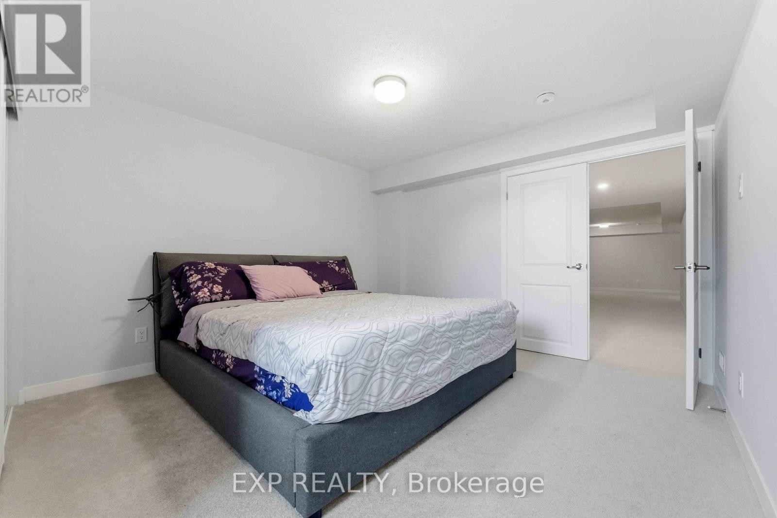 












116 PARNIAN PRIVATE

,
Ottawa,




Ontario
K2J4H7

