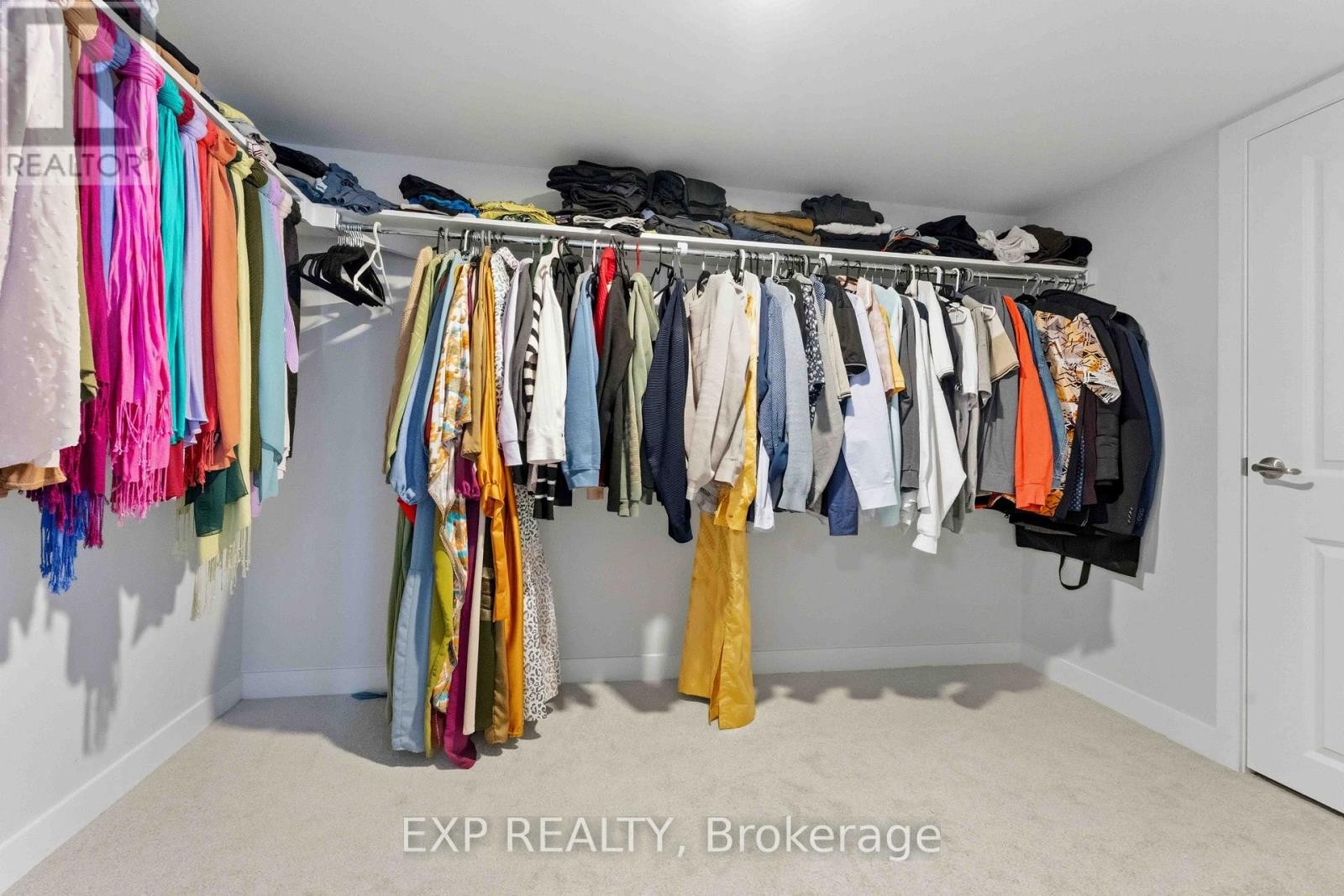 












116 PARNIAN PRIVATE

,
Ottawa,




Ontario
K2J4H7

