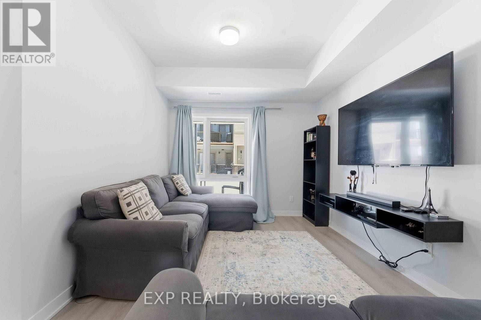 












116 PARNIAN PRIVATE

,
Ottawa,




Ontario
K2J4H7

