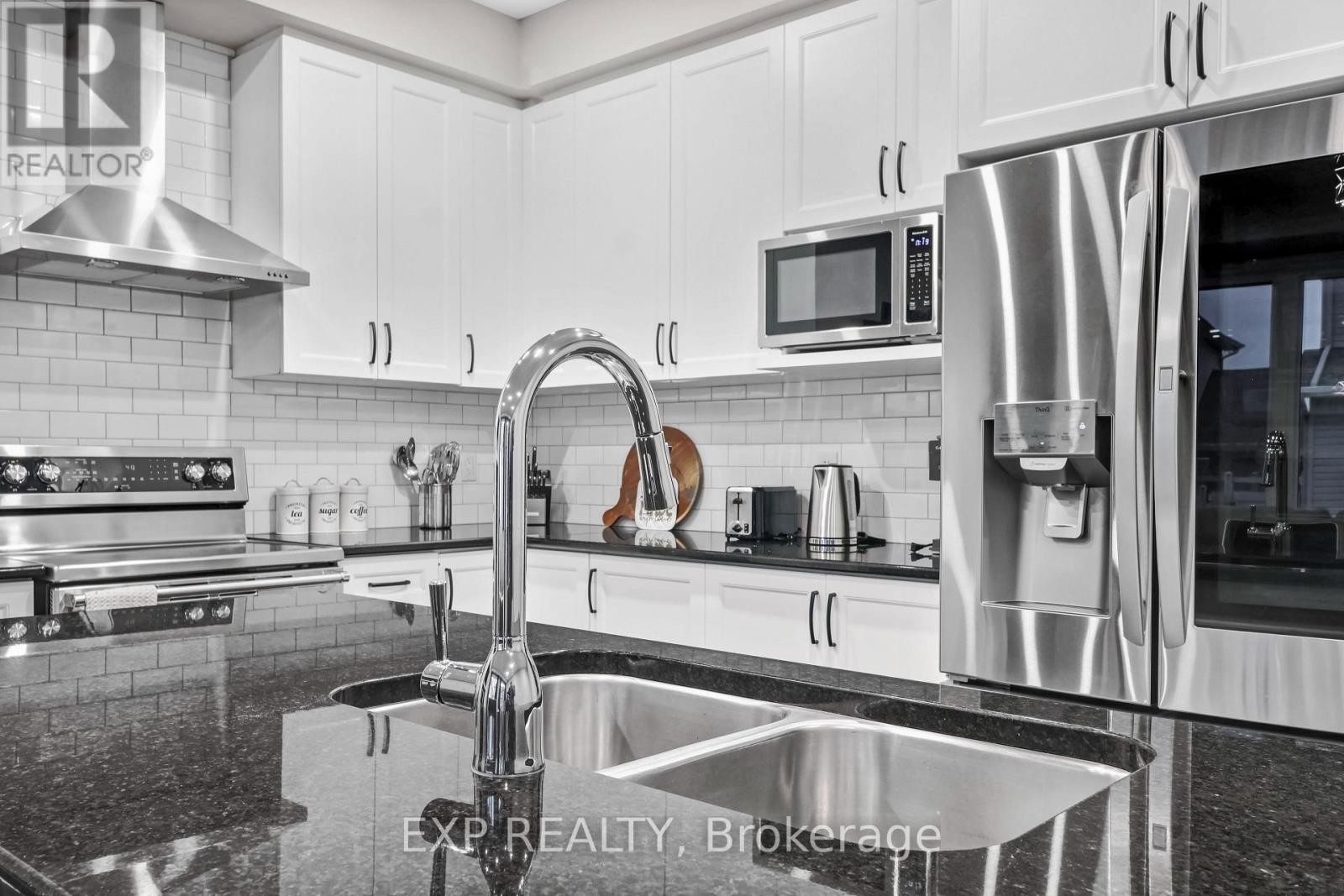 












815 INDICA STREET W

,
Ottawa,




Ontario
K2S0M7

