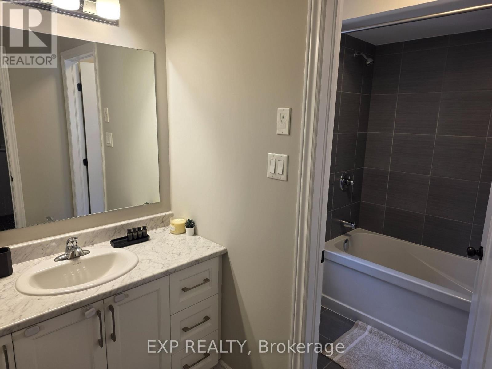 












815 INDICA STREET W

,
Ottawa,




Ontario
K2S0M7

