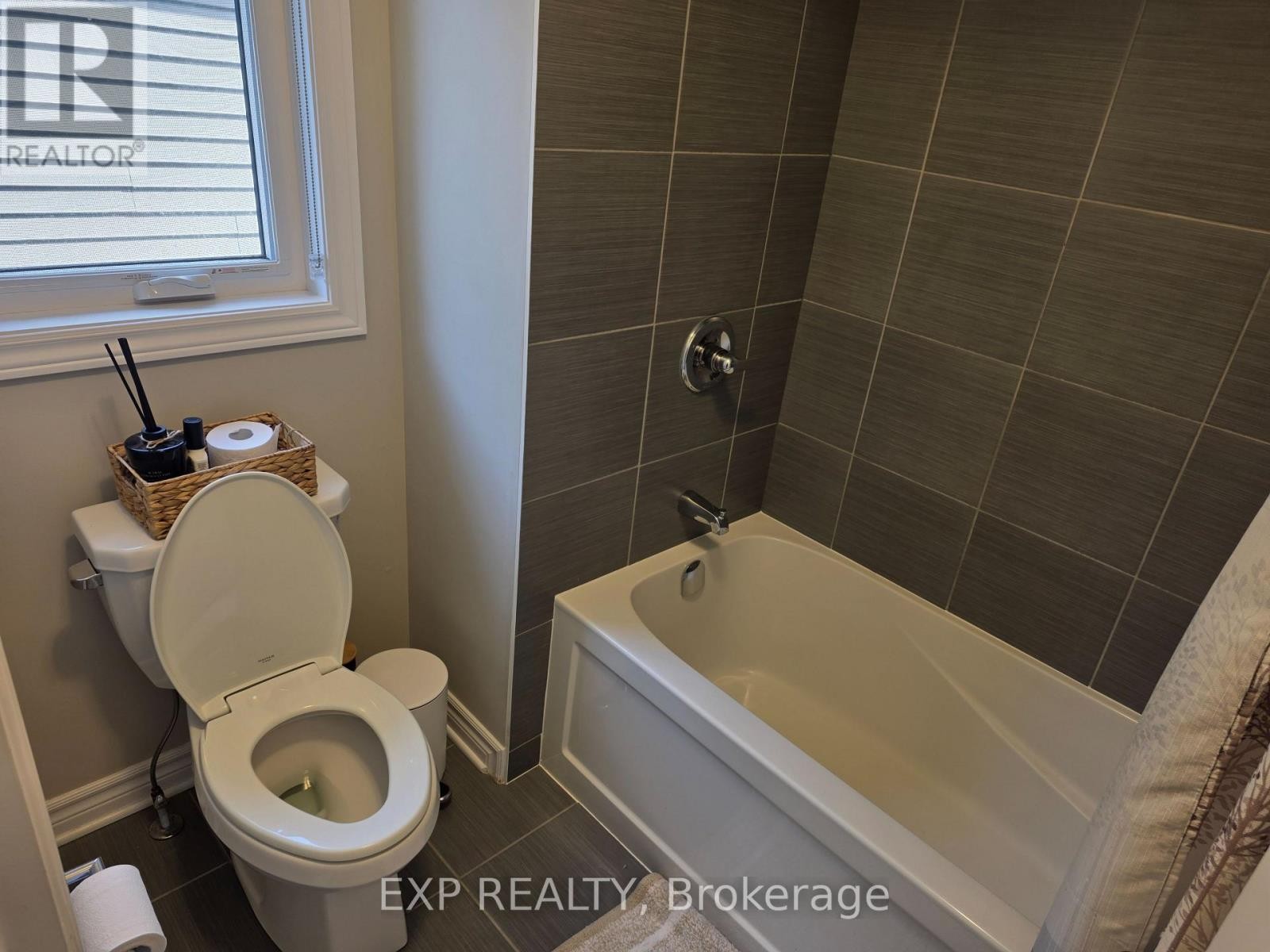 












815 INDICA STREET W

,
Ottawa,




Ontario
K2S0M7

