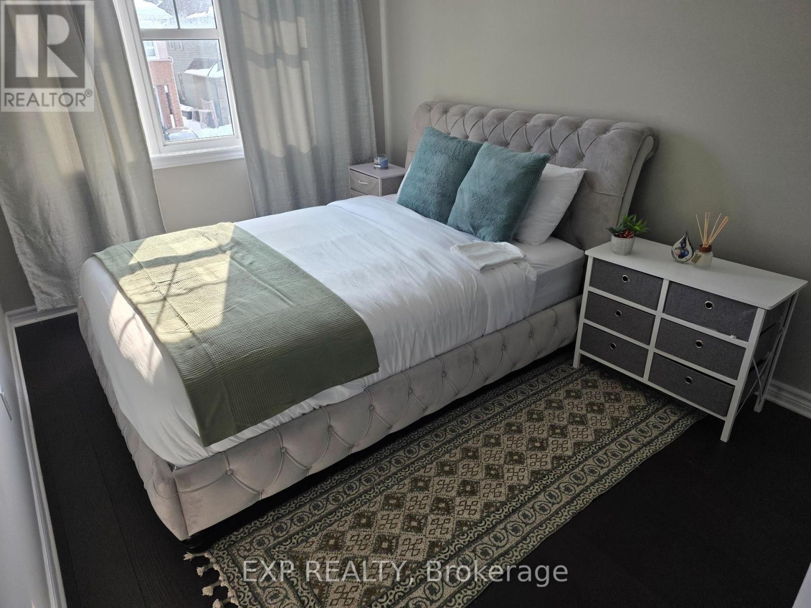 












815 INDICA STREET W

,
Ottawa,




Ontario
K2S0M7

