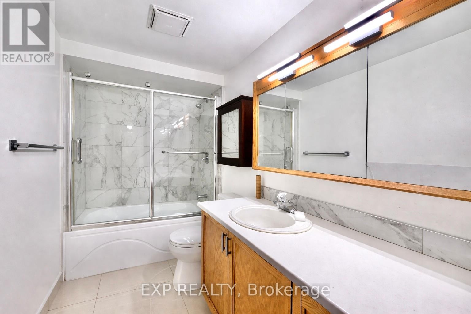 












11C SONNET CRESCENT

,
Ottawa,




Ontario
K2H8W8

