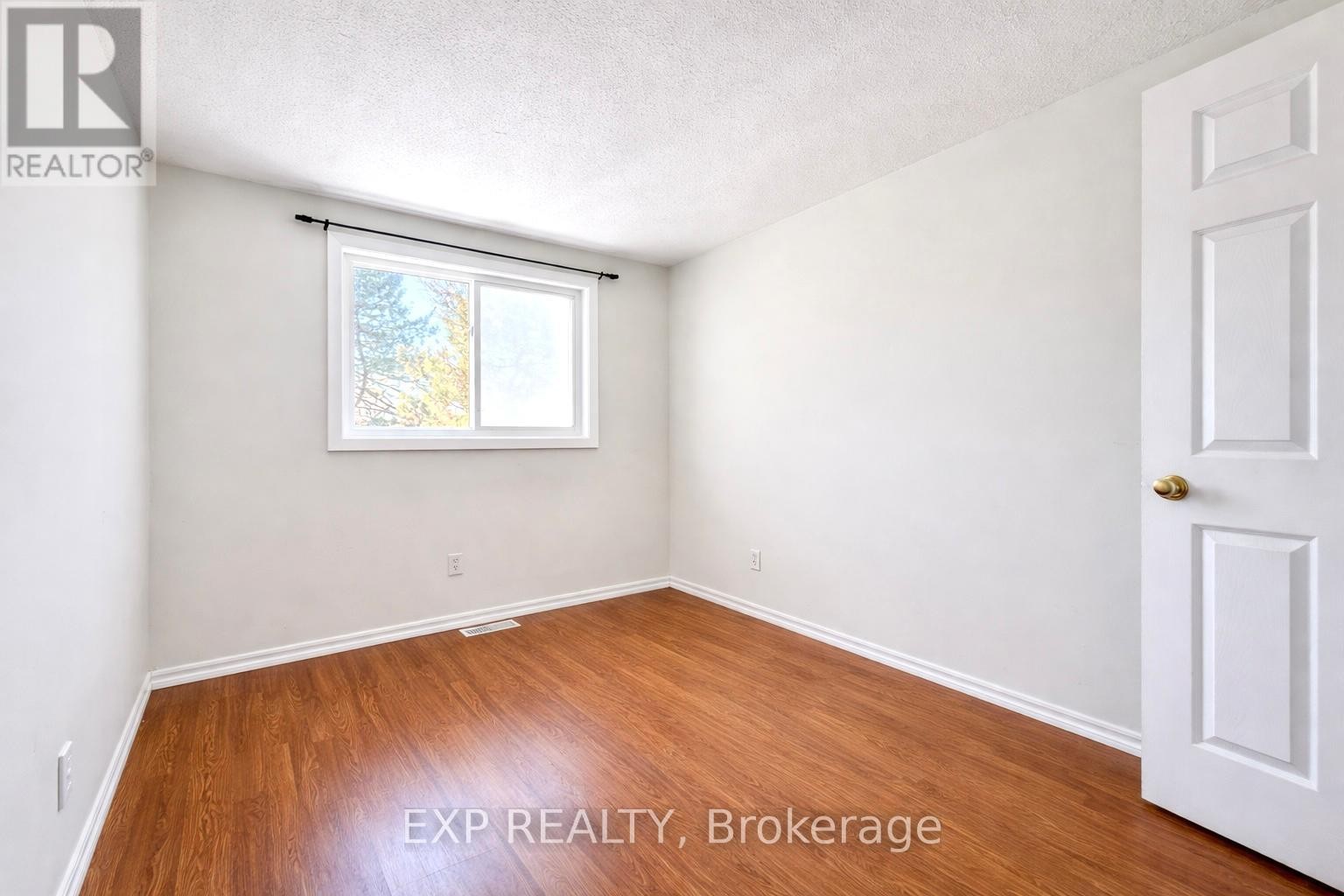 












11C SONNET CRESCENT

,
Ottawa,




Ontario
K2H8W8

