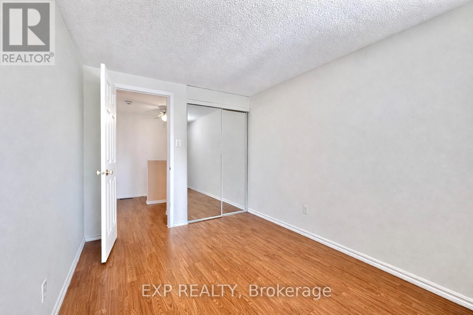 












11C SONNET CRESCENT

,
Ottawa,




Ontario
K2H8W8

