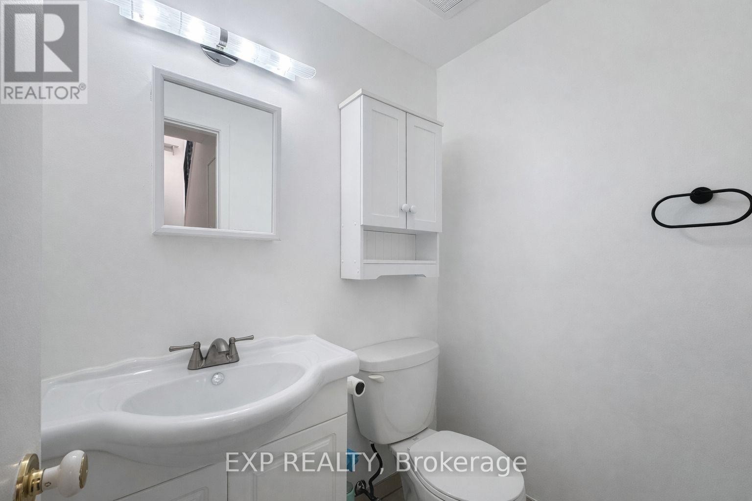 












11C SONNET CRESCENT

,
Ottawa,




Ontario
K2H8W8

