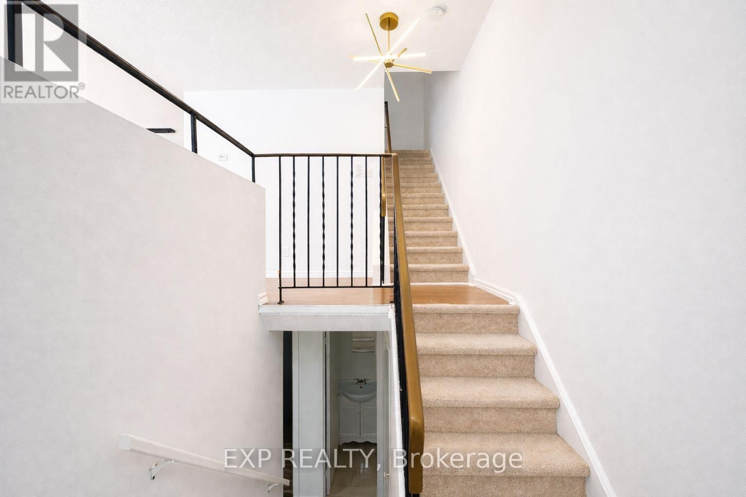 












11C SONNET CRESCENT

,
Ottawa,




Ontario
K2H8W8

