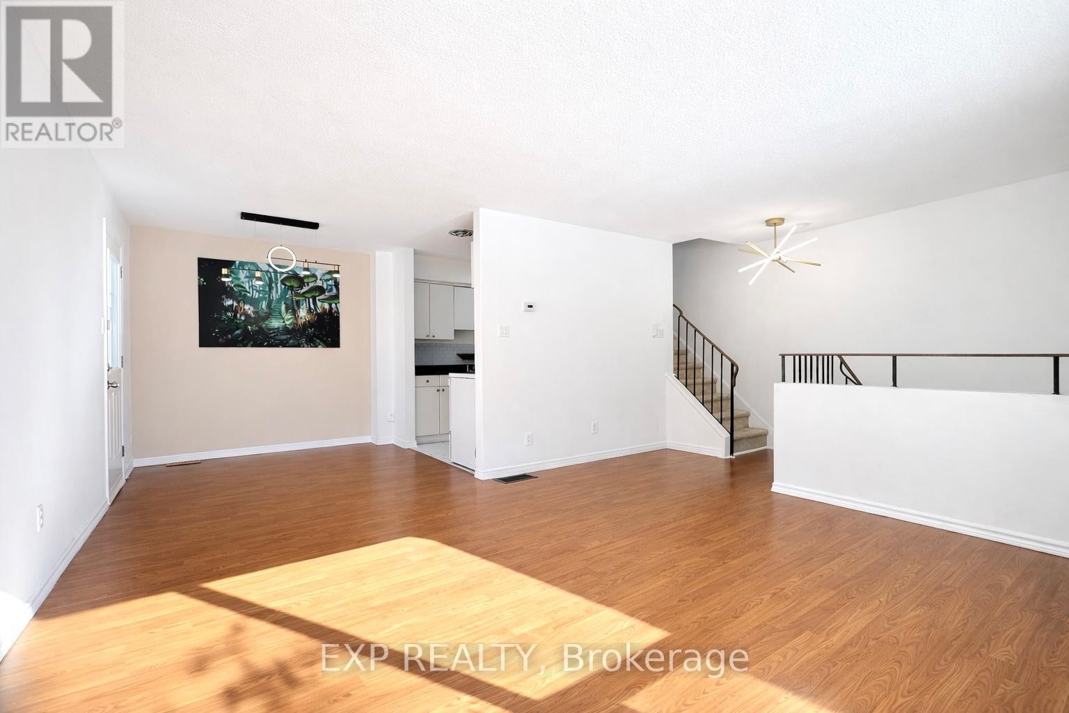 












11C SONNET CRESCENT

,
Ottawa,




Ontario
K2H8W8

