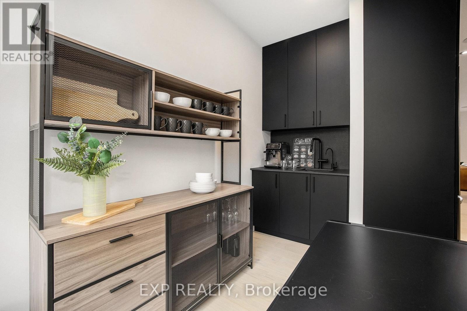 












1056 NOTRE DAME STREET

,
Russell,




Ontario
K0A1W0

