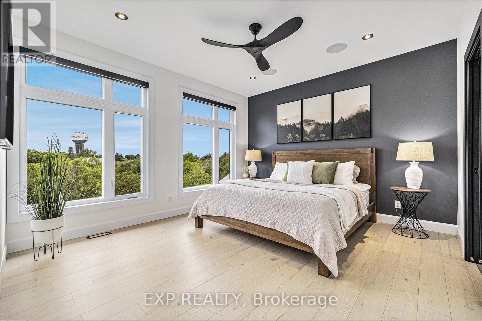 












1056 NOTRE DAME STREET

,
Russell,




Ontario
K0A1W0

