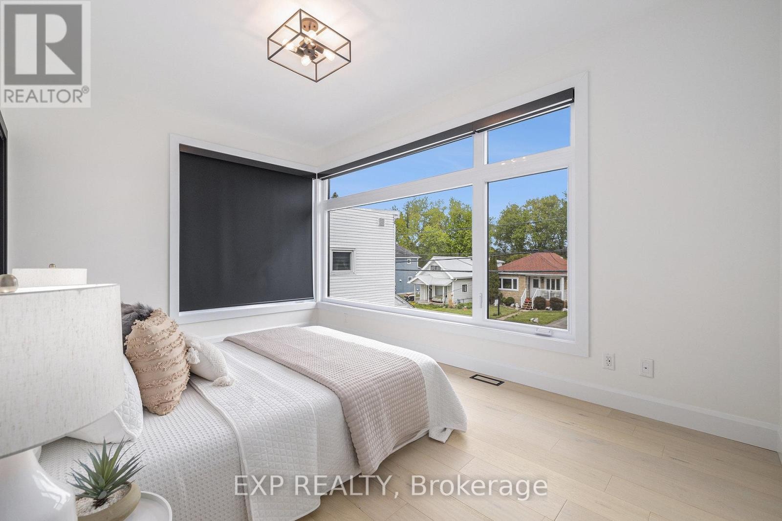 












1056 NOTRE DAME STREET

,
Russell,




Ontario
K0A1W0

