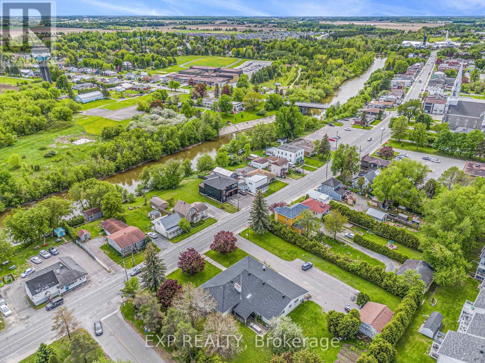 












1056 NOTRE DAME STREET

,
Russell,




Ontario
K0A1W0

