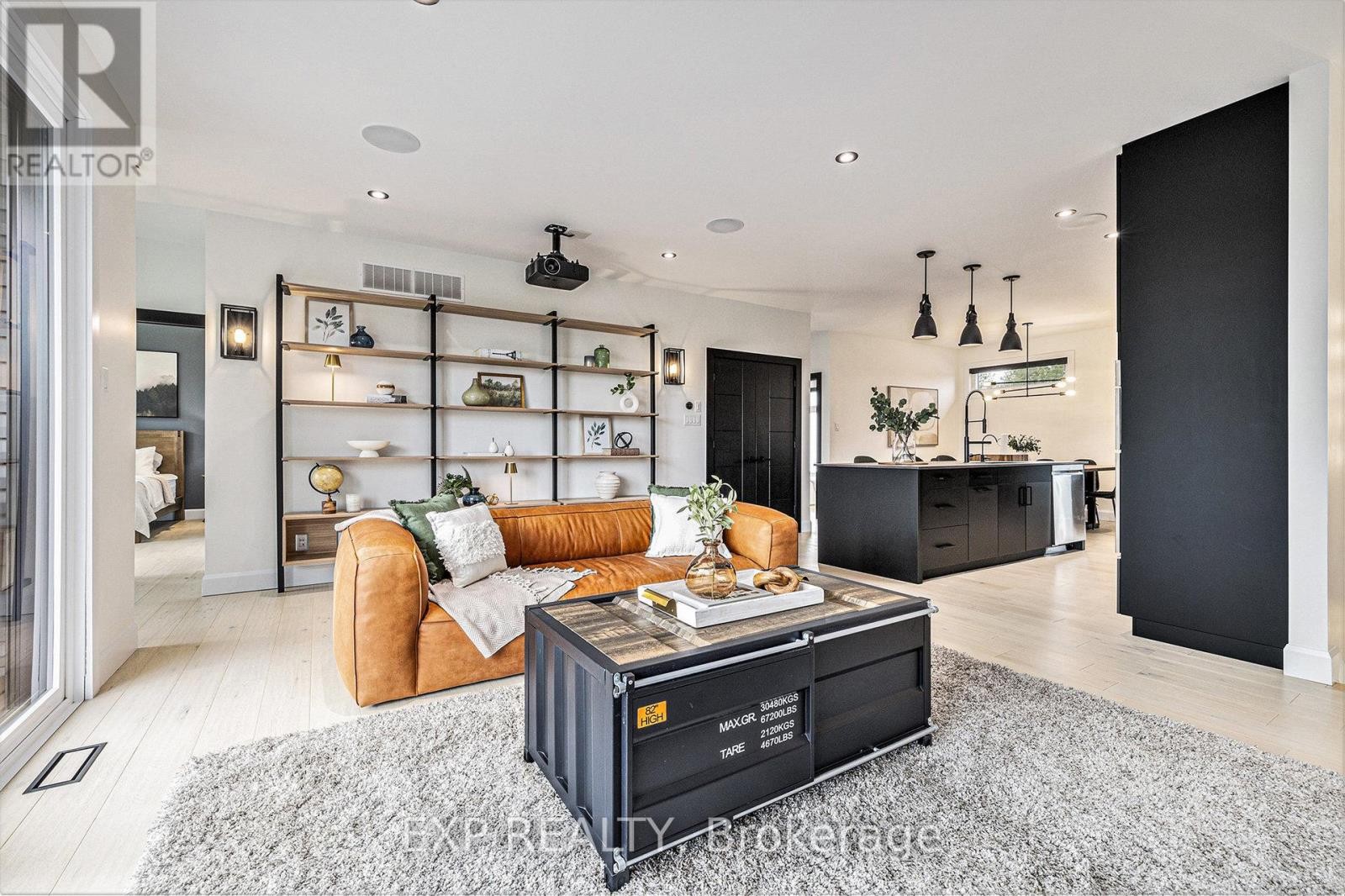 












1056 NOTRE DAME STREET

,
Russell,




Ontario
K0A1W0

