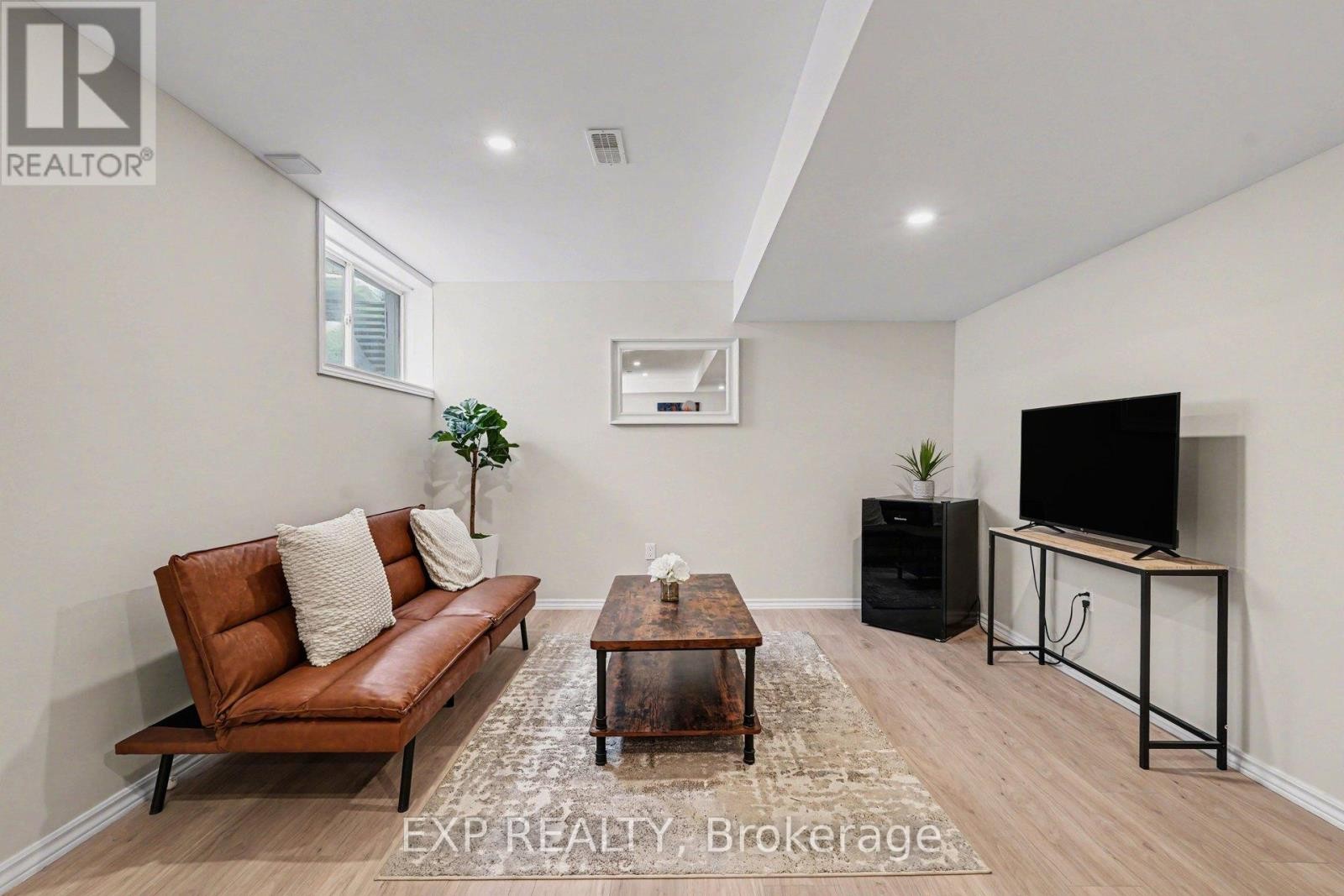 












386 ANDALUSIAN CRESCENT

,
Ottawa,




Ontario
K2V0C3

