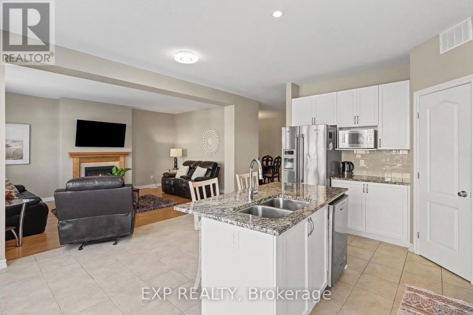 












182 HELEN RAPP WAY

,
Ottawa,




Ontario
K1T0P6

