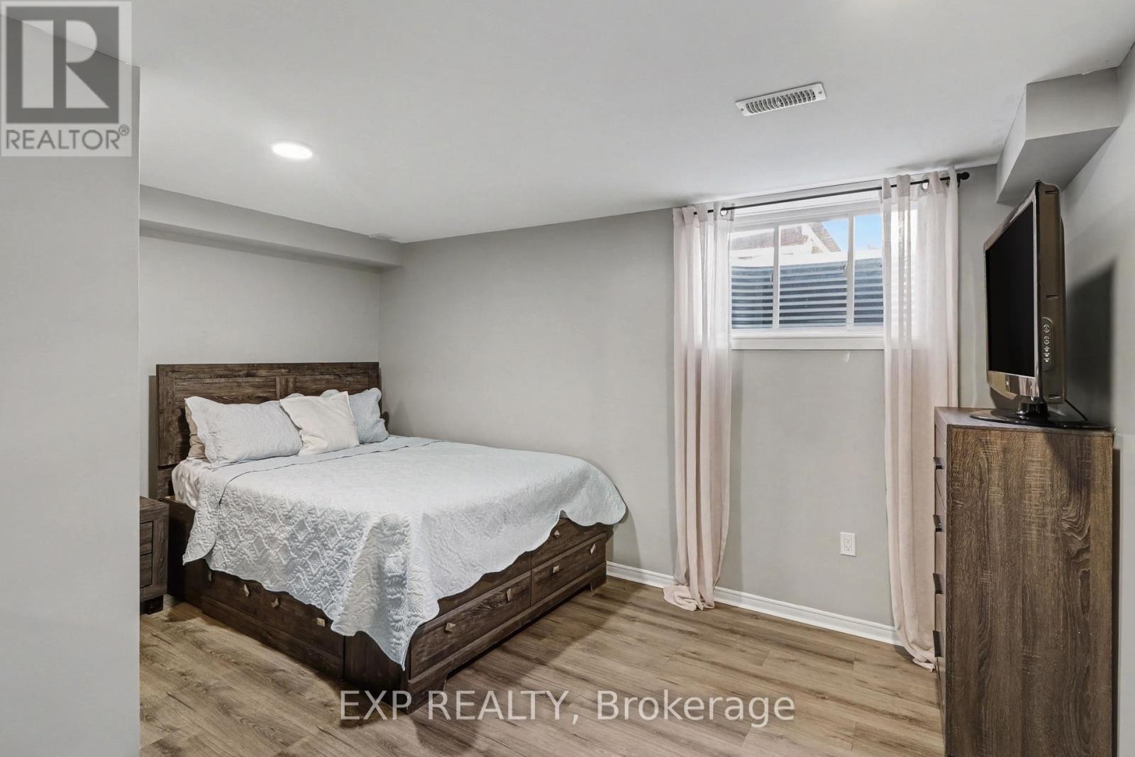 












182 HELEN RAPP WAY

,
Ottawa,




Ontario
K1T0P6

