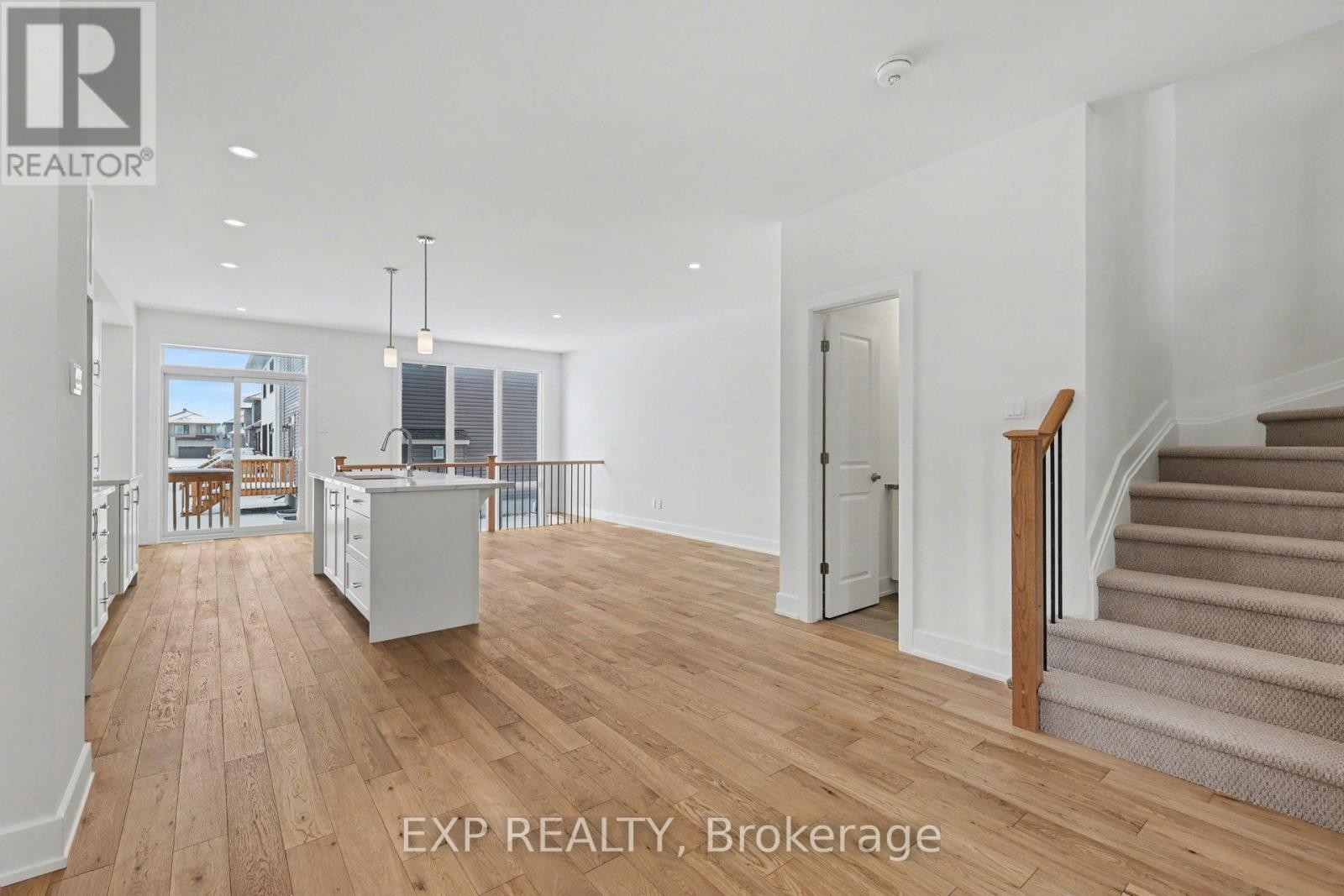 












1180 COPE DRIVE

,
Ottawa,




Ontario
K2S3C4

