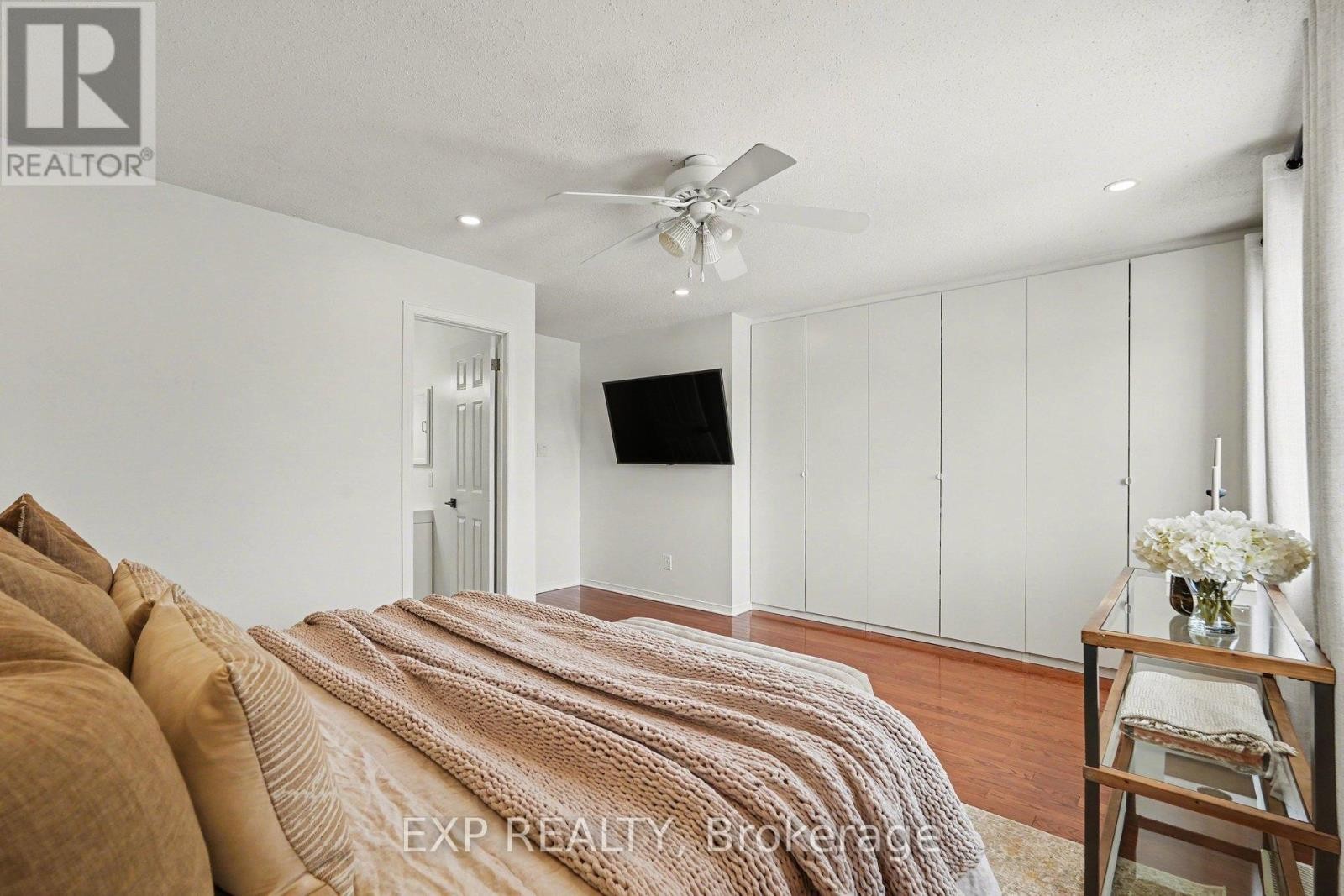 












15 HENDRIE COURT

,
Ottawa,




Ontario
K2L4A4

