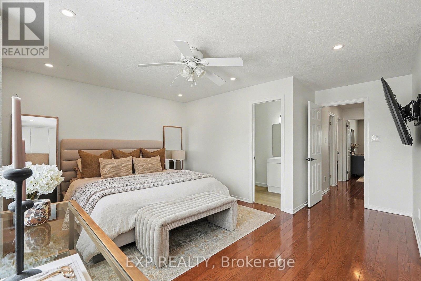 












15 HENDRIE COURT

,
Ottawa,




Ontario
K2L4A4

