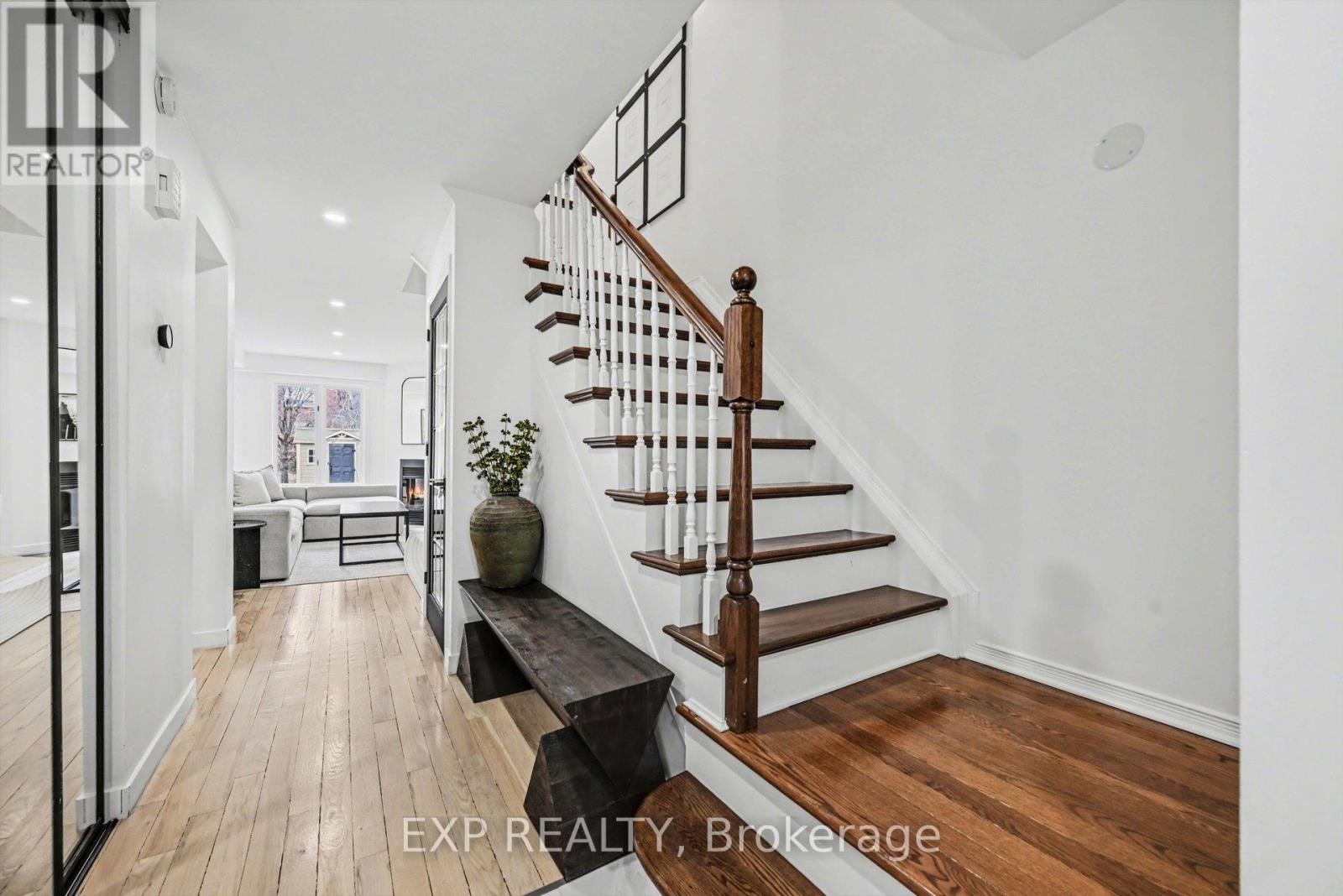 












15 HENDRIE COURT

,
Ottawa,




Ontario
K2L4A4

