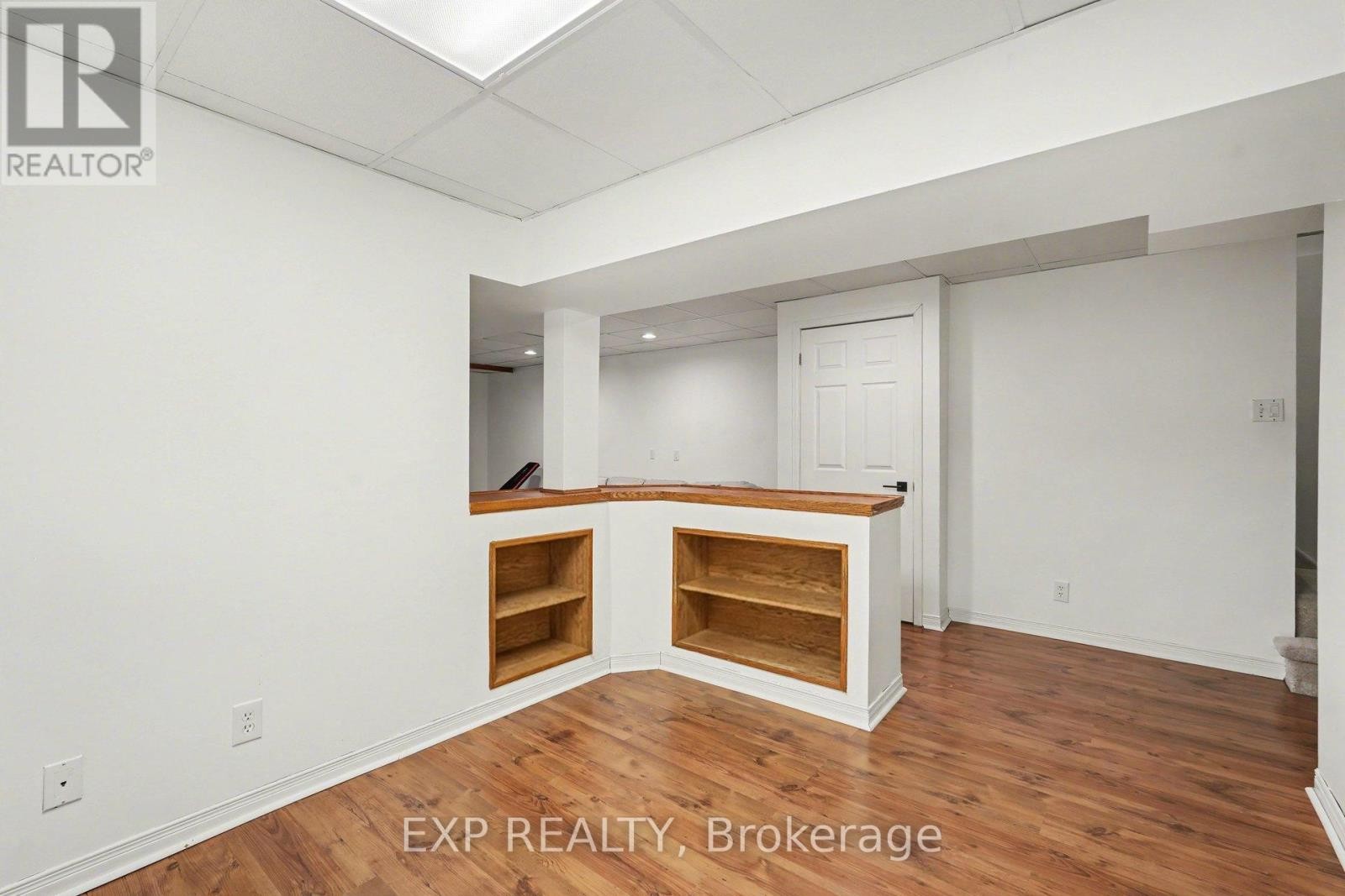 












15 HENDRIE COURT

,
Ottawa,




Ontario
K2L4A4

