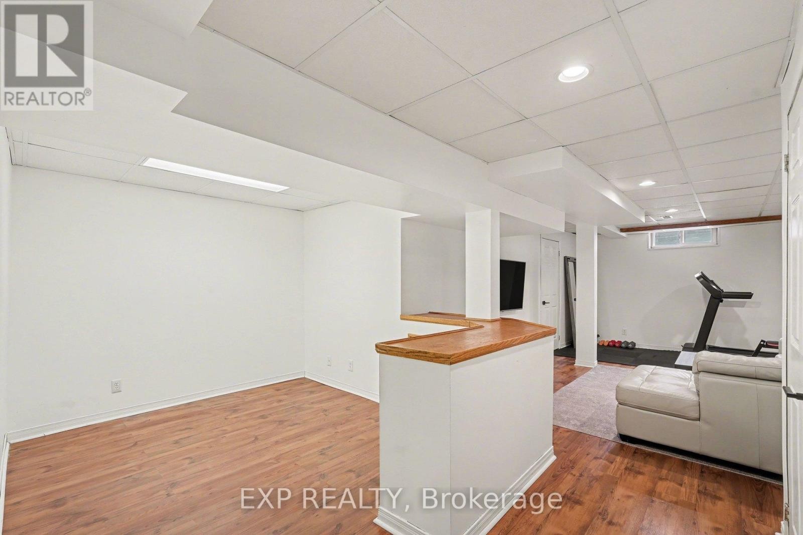 












15 HENDRIE COURT

,
Ottawa,




Ontario
K2L4A4

