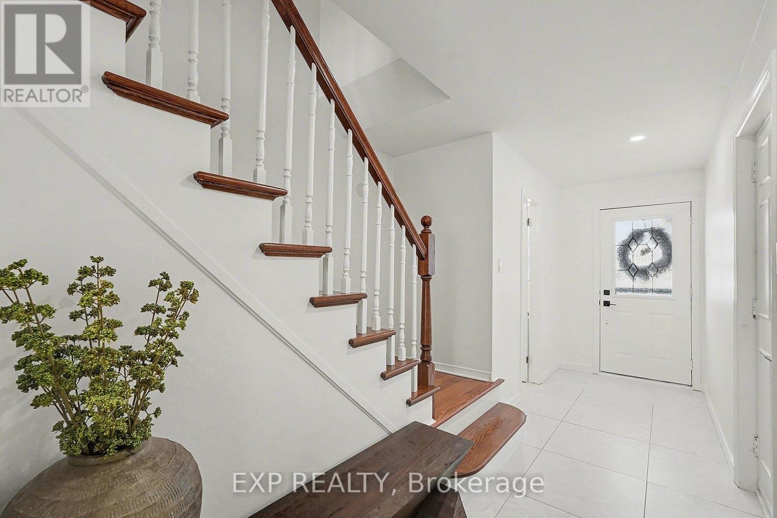 












15 HENDRIE COURT

,
Ottawa,




Ontario
K2L4A4

