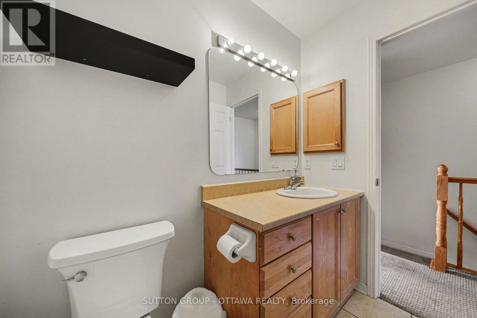 












56 STEELE PARK PRIVATE

,
Ottawa,




Ontario
K1J0J2

