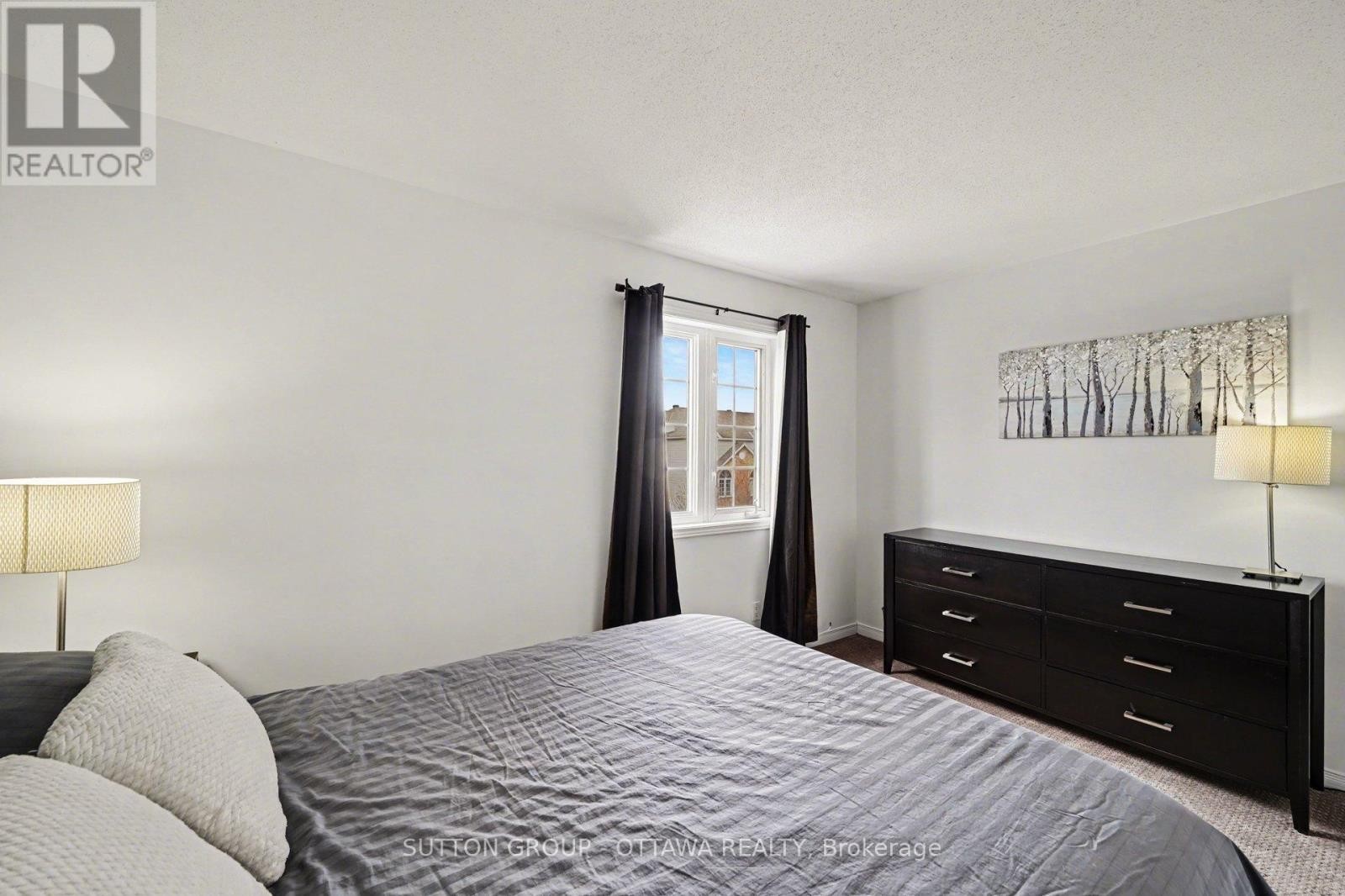 












56 STEELE PARK PRIVATE

,
Ottawa,




Ontario
K1J0J2

