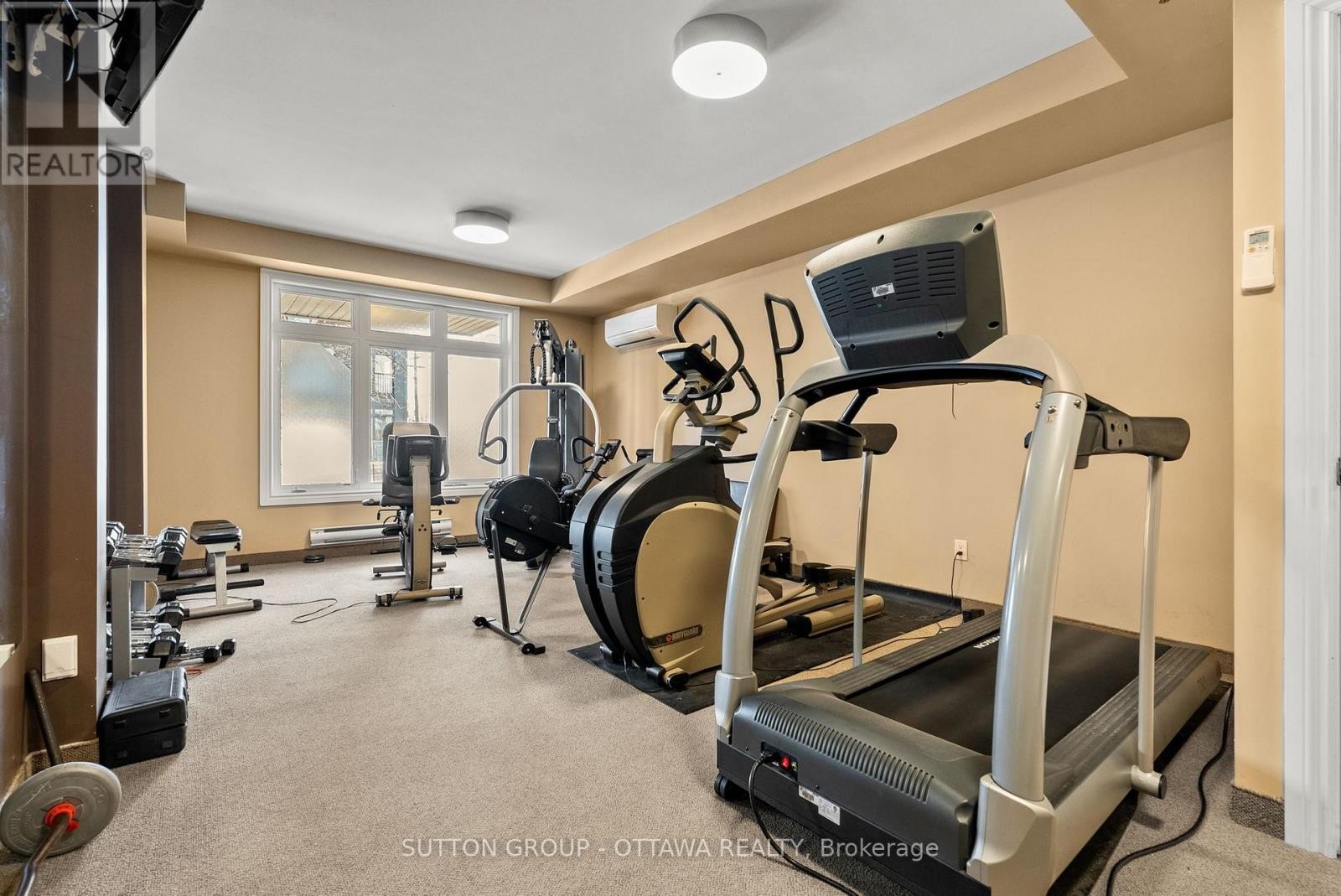 












105 - 323 WINONA AVENUE

,
Ottawa,




Ontario
K1Z5H3


