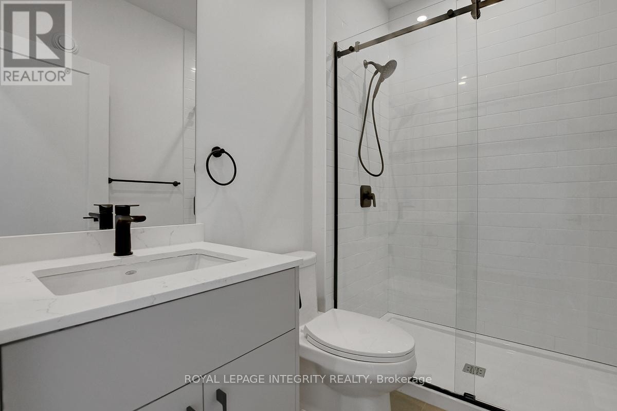 












37 ELLA STREET

,
Ottawa,




Ontario
K1S2S3

