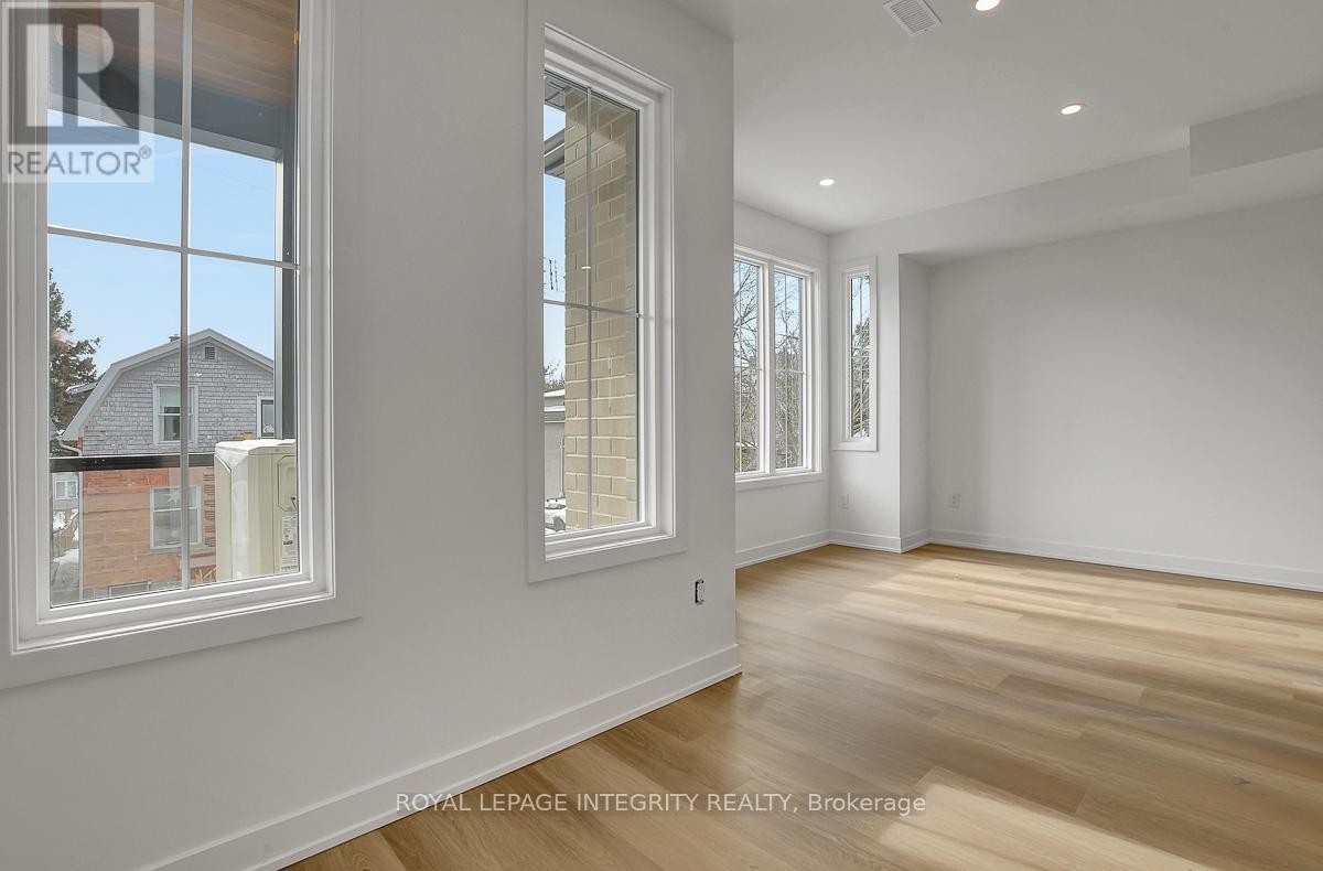 












37 ELLA STREET

,
Ottawa,




Ontario
K1S2S3

