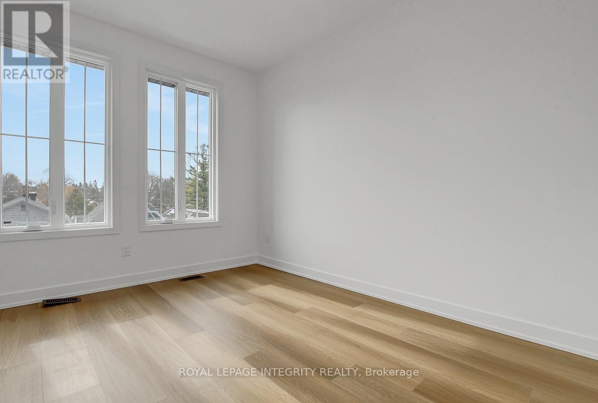 












37 ELLA STREET

,
Ottawa,




Ontario
K1S2S3

