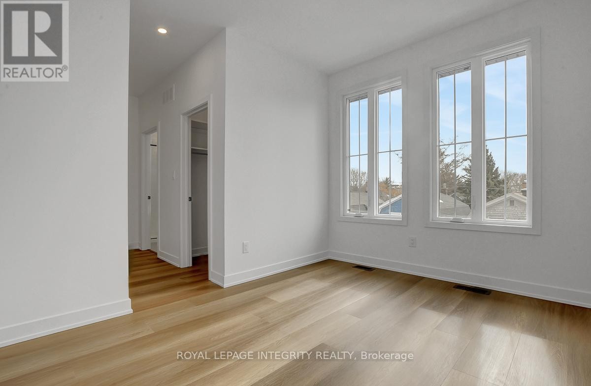 












37 ELLA STREET

,
Ottawa,




Ontario
K1S2S3

