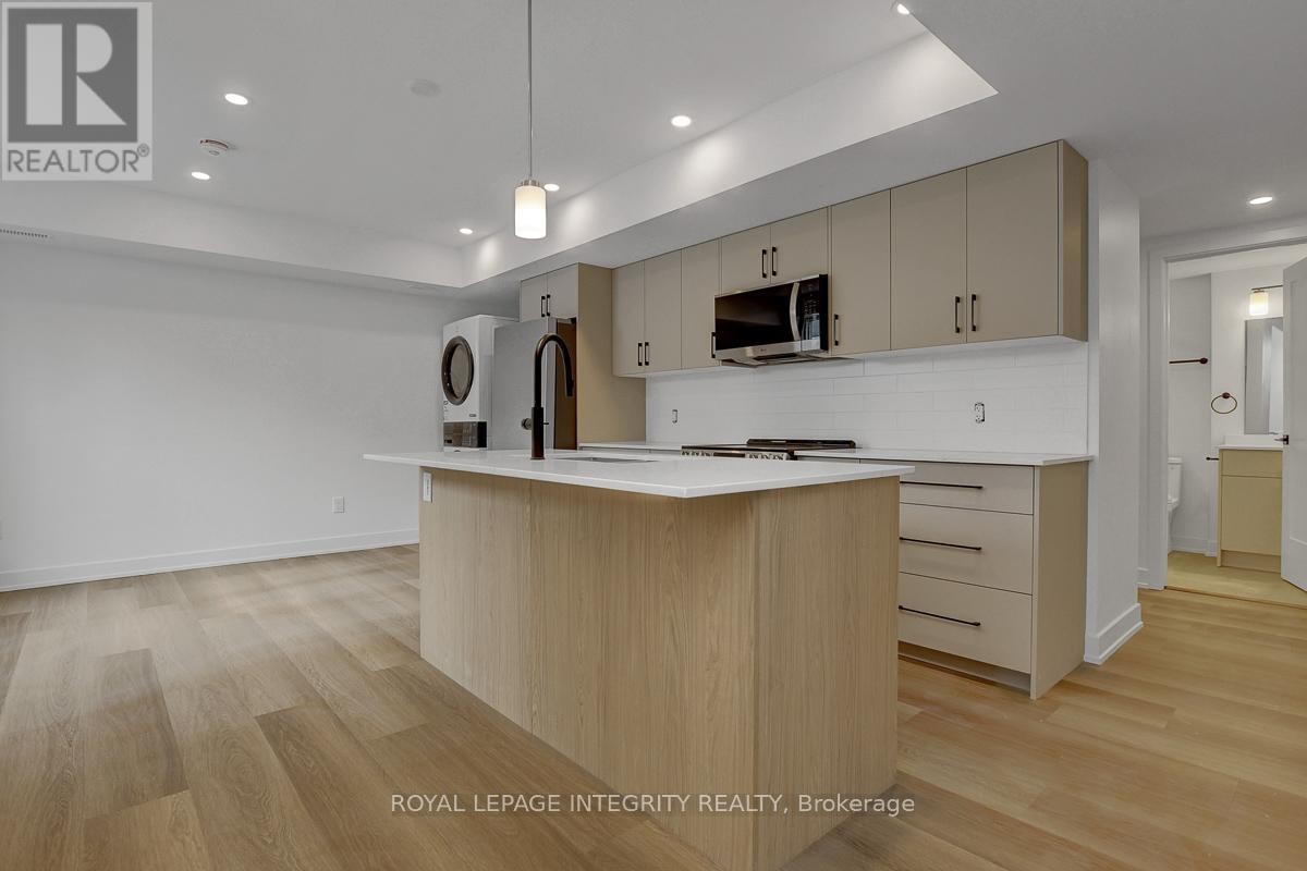 












37 ELLA STREET

,
Ottawa,




Ontario
K1S2S3

