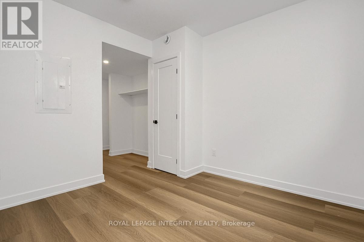 












37 ELLA STREET

,
Ottawa,




Ontario
K1S2S3

