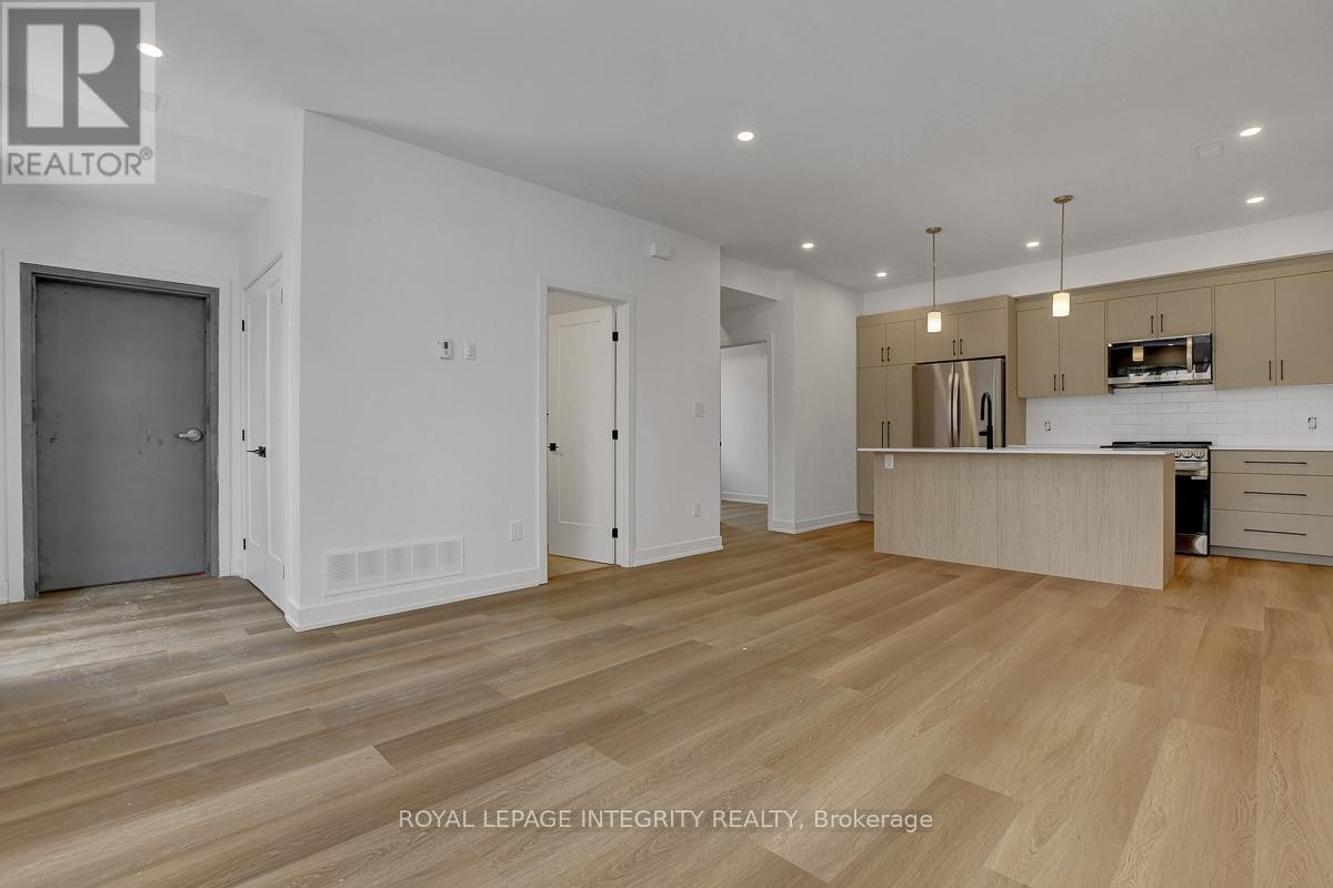 












37 ELLA STREET

,
Ottawa,




Ontario
K1S2S3

