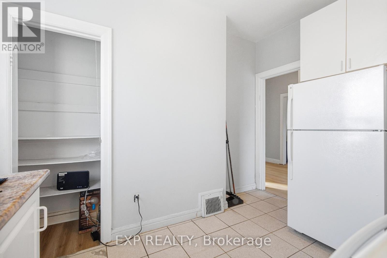 












1663 BANK STREET

,
Ottawa,




Ontario
K1V7Z2

