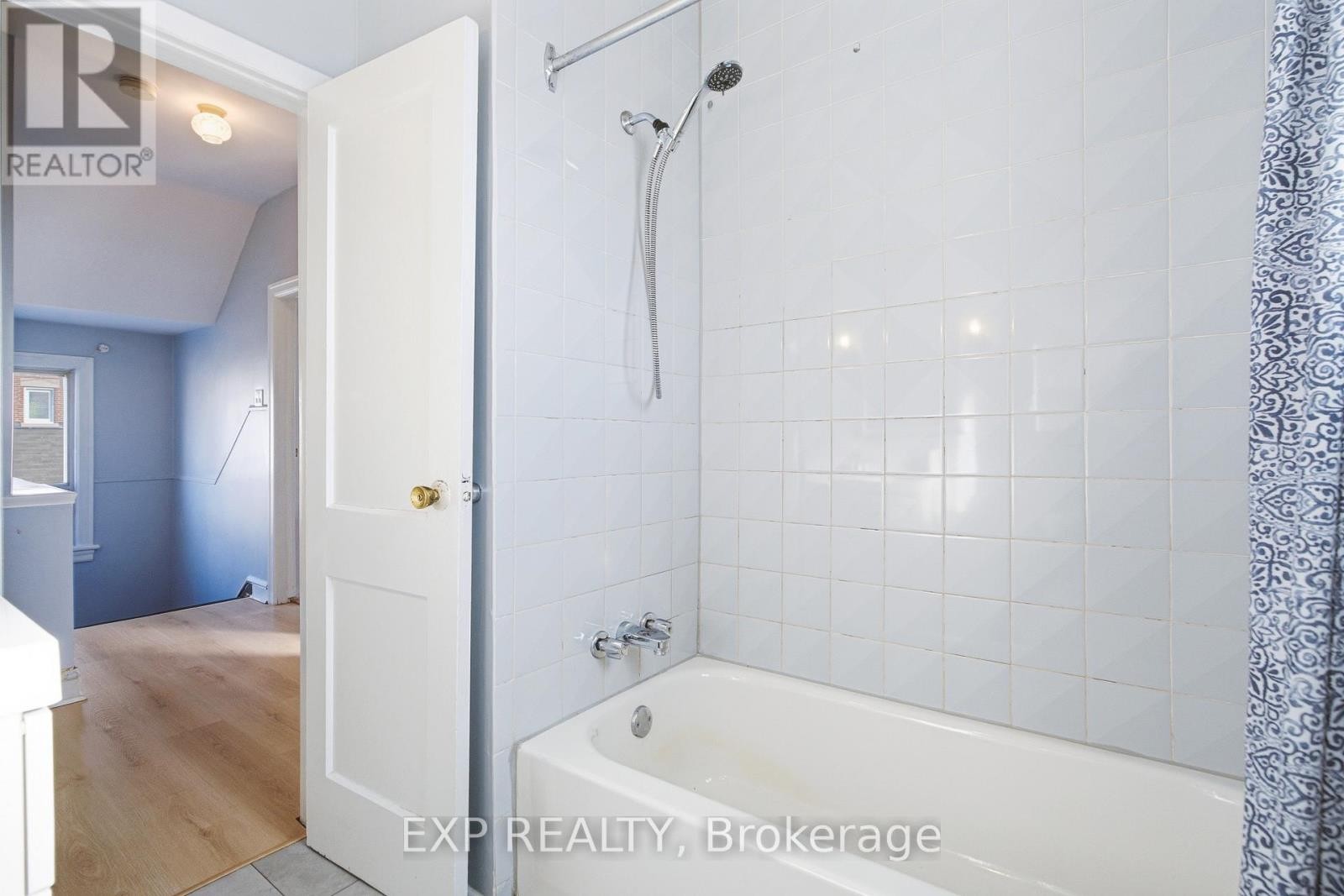 












1663 BANK STREET

,
Ottawa,




Ontario
K1V7Z2

