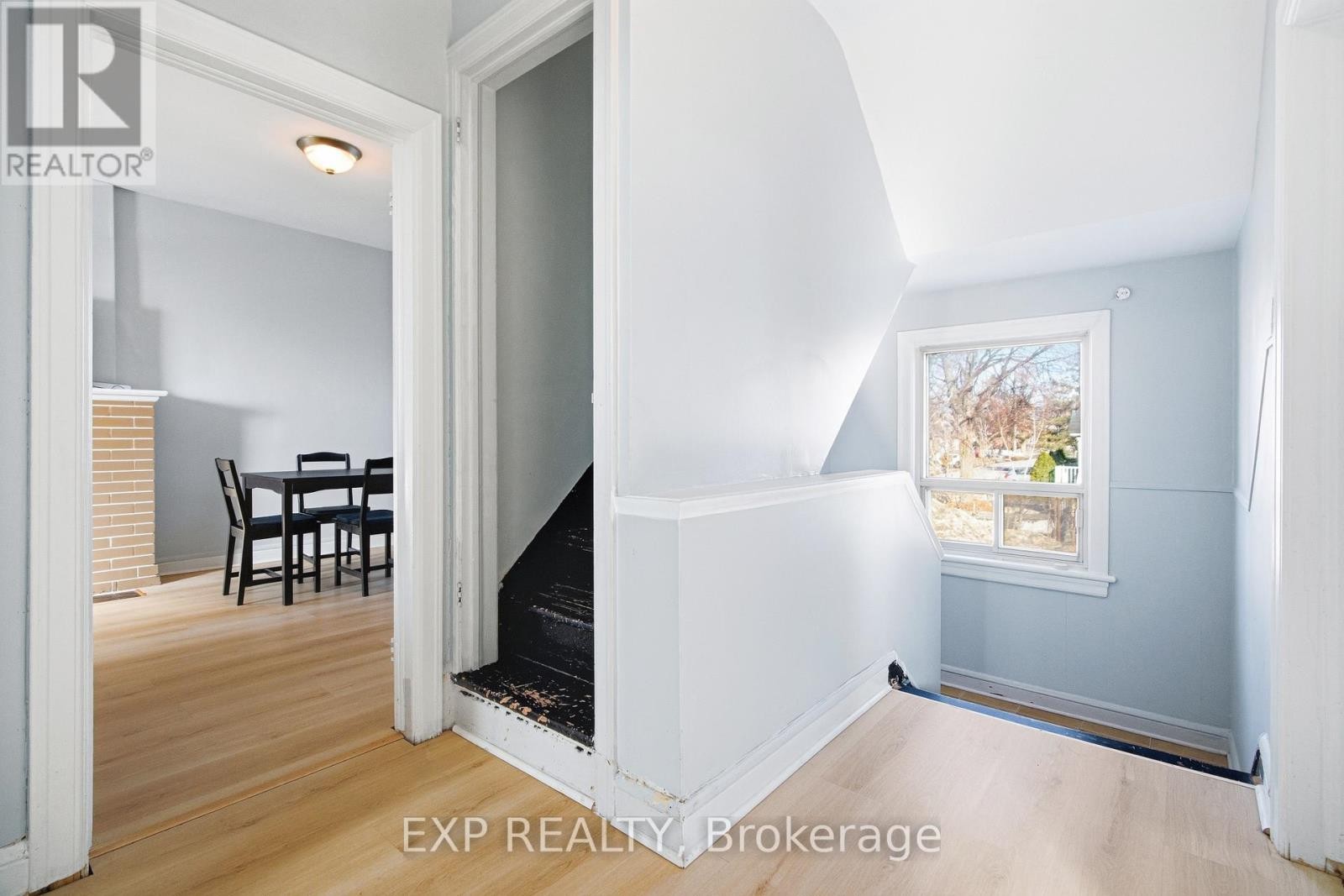 












1663 BANK STREET

,
Ottawa,




Ontario
K1V7Z2

