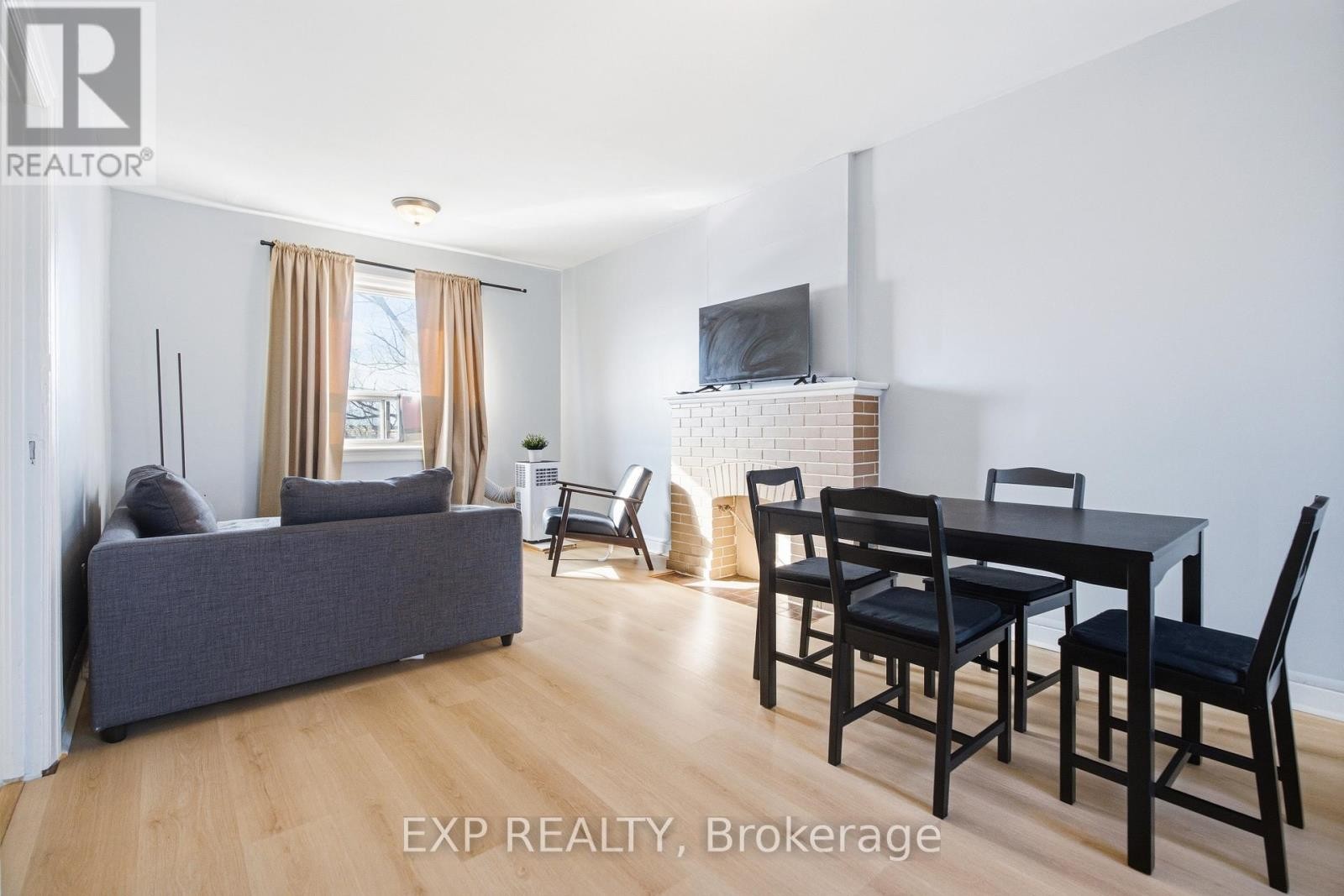 












1663 BANK STREET

,
Ottawa,




Ontario
K1V7Z2

