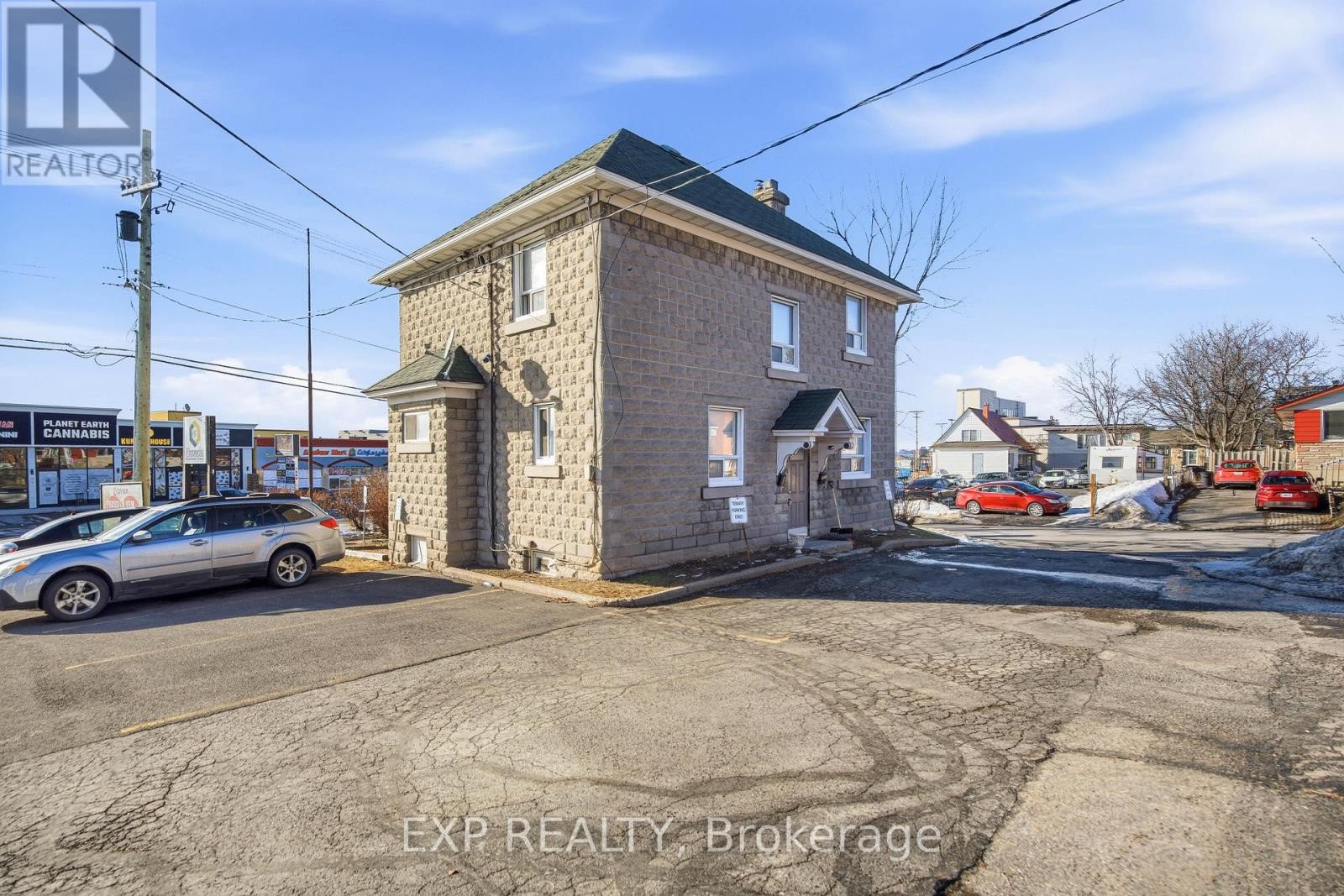 












1663 BANK STREET

,
Ottawa,




Ontario
K1V7Z2

