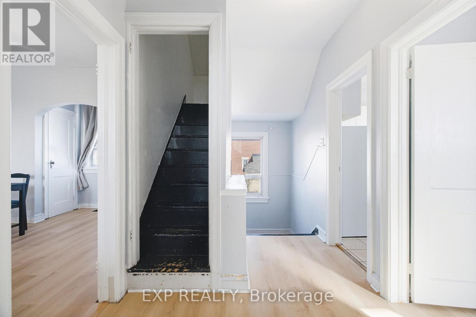 












1663 BANK STREET

,
Ottawa,




Ontario
K1V7Z2

