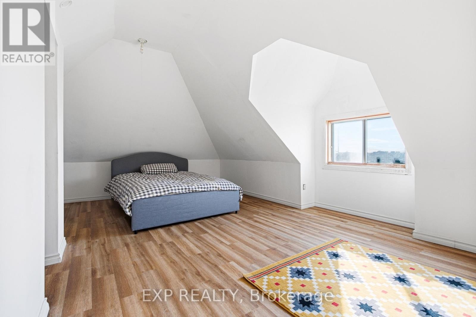 












1663 BANK STREET

,
Ottawa,




Ontario
K1V7Z2

