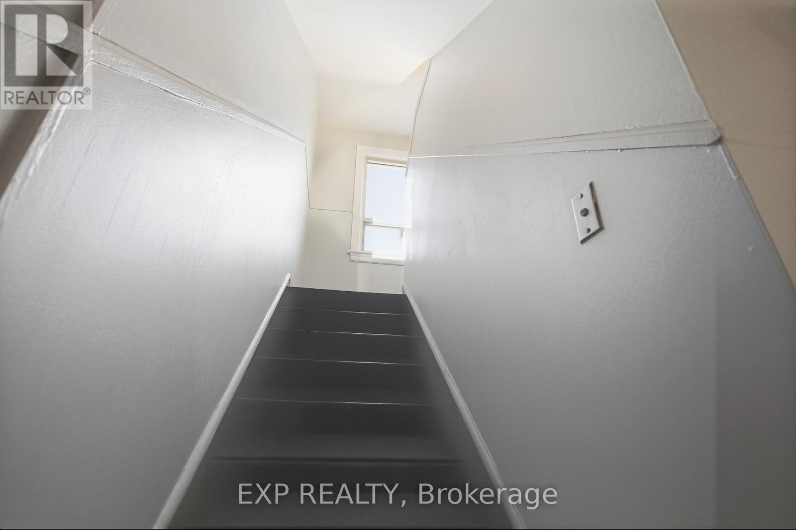 












1663 BANK STREET

,
Ottawa,




Ontario
K1V7Z2

